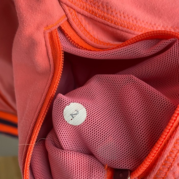 🌸🌸🌸 3/25$ Lululemon zip up - Picture 2 of 4